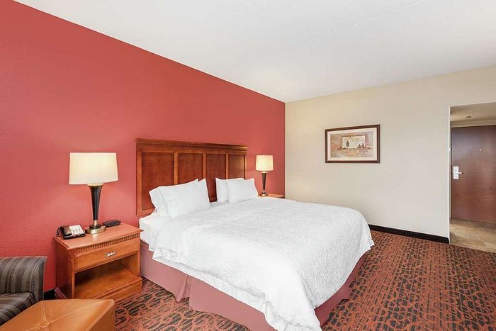 Hampton Inn Branson on the Strip — Guest room