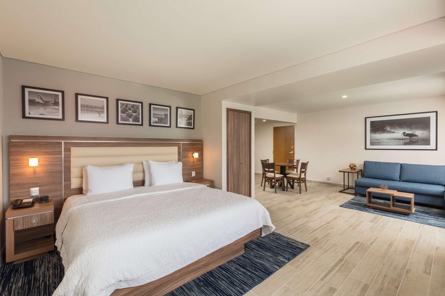 Hampton Inn by Hilton Tijuana — Guest room