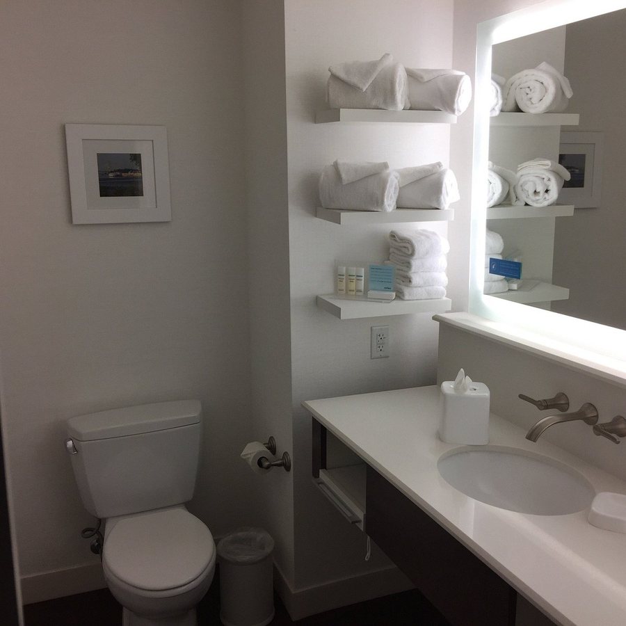Hampton Inn Cape Girardeau I 55 East — Bathroom
