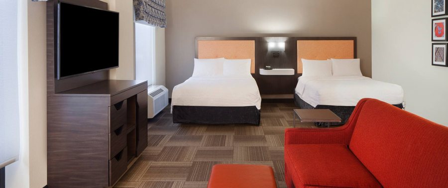 Hampton Inn Charleston Southridge — Guest room