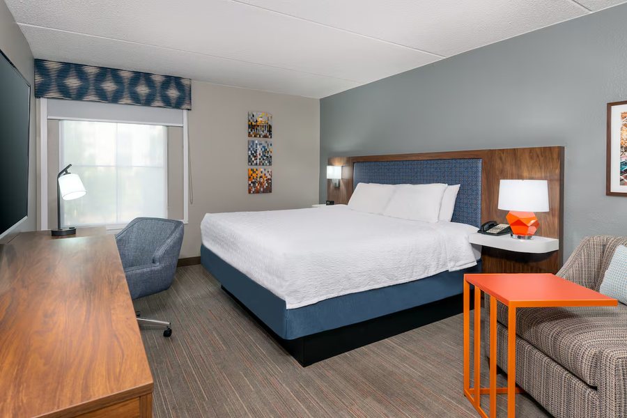 Hampton Inn Charlotte University Place — Guest room