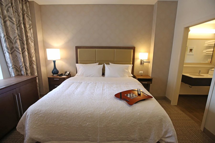 Hampton Inn Chicago Downtown N Loop Michigan Ave Chicago Illinois — Guest room