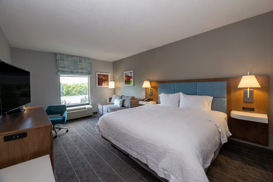 Hampton Inn Christiansburg blacksburg — Guest room