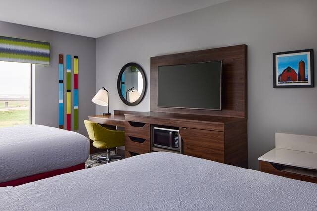Hampton Inn Colby — Guest room