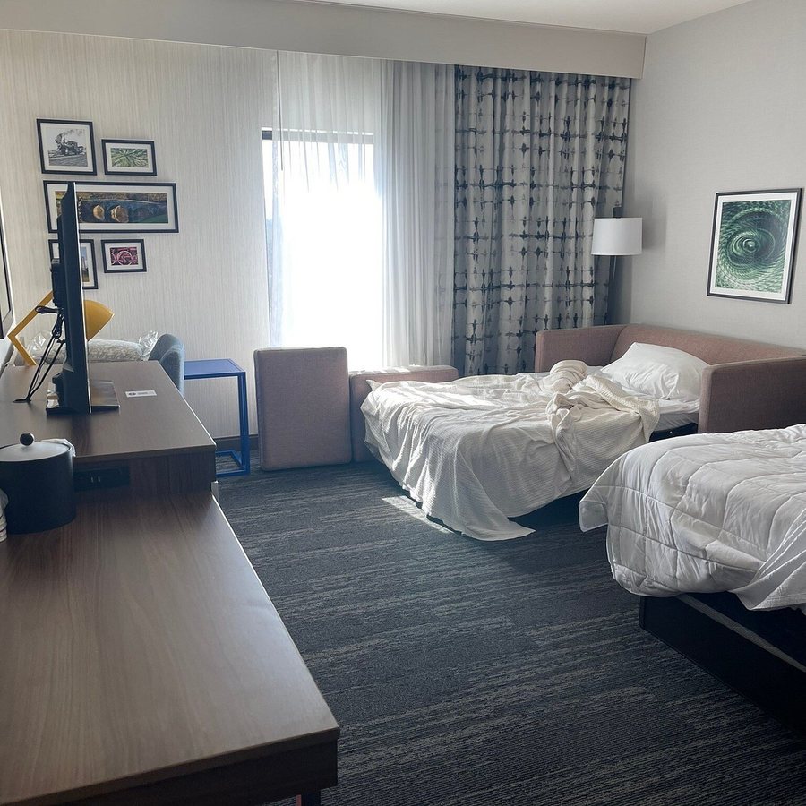 Hampton Inn Cumberland — Guest room