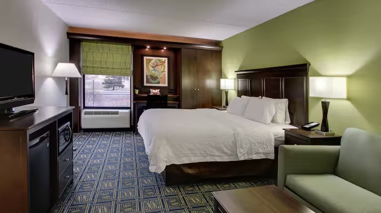 Hampton Inn DuBois — Guest room