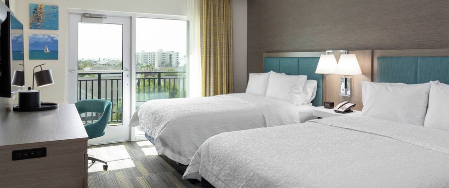 Hampton Inn Dunedin — Guest room