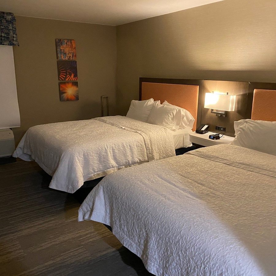 Hampton Inn El Dorado — Guest room