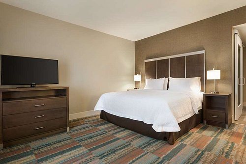 Hampton Inn Elko — Guest room