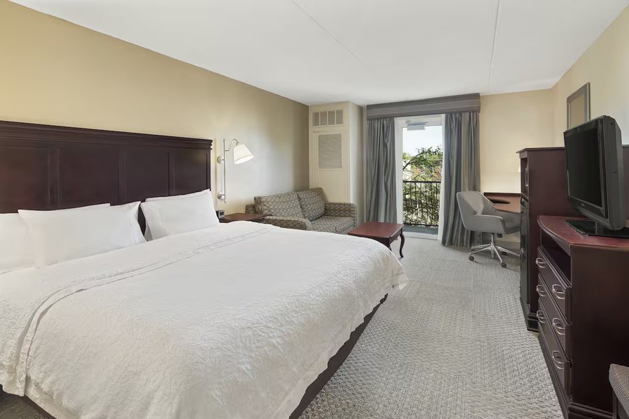 Hampton Inn Fairhope — Guest room