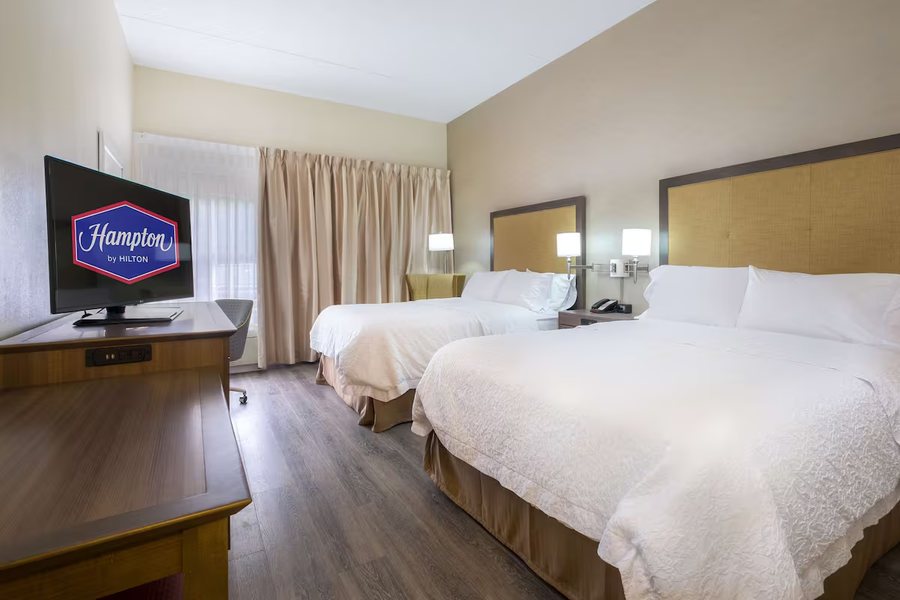 Hampton Inn Freeport Brunswick — Guest room