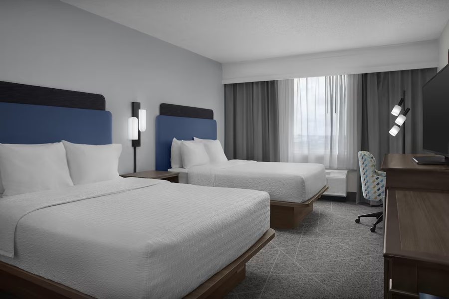 Hampton Inn Ft Lauderdale Downtown Las Olas Area — Guest room