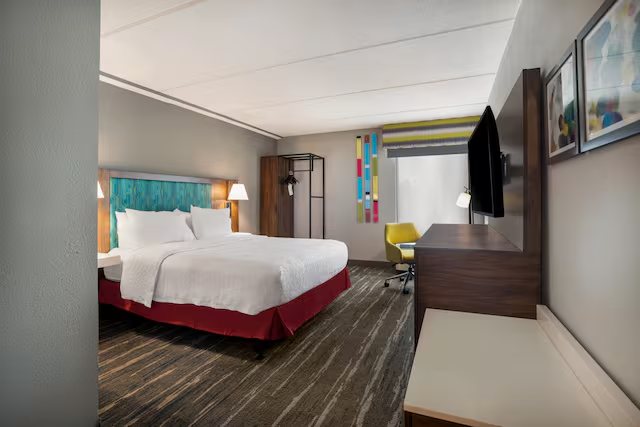 Hampton Inn Gadsden — Guest room