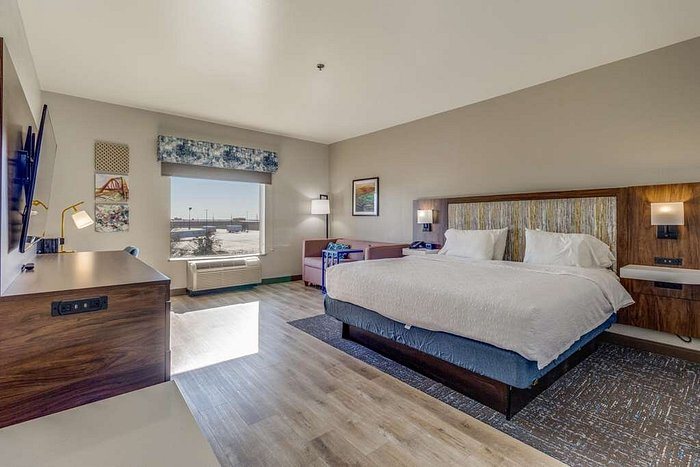Hampton Inn Gainesville — Guest room