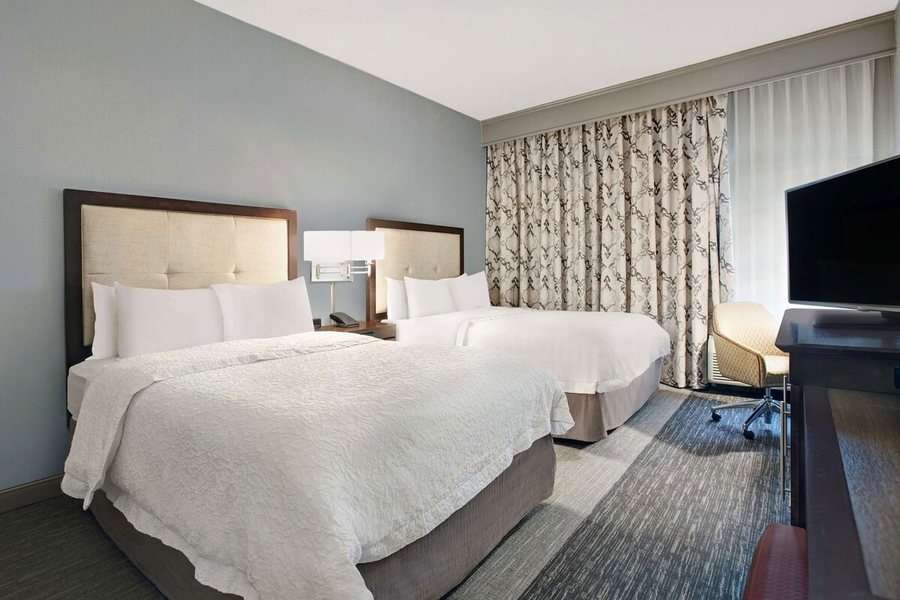 Hampton Inn Greenville I 385 Woodruff Rd — Guest room