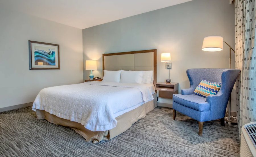 Hampton Inn Gulf Shores — Guest room