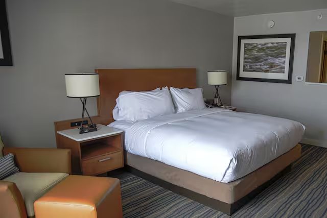 Hampton Inn Helena — Guest room