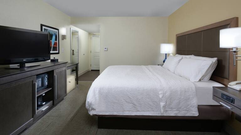Hampton Inn High Point — Guest room