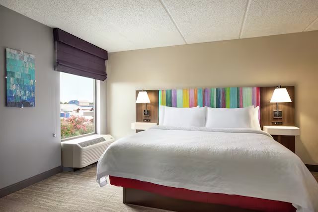 Hampton Inn Houston Brookhollow — Guest room