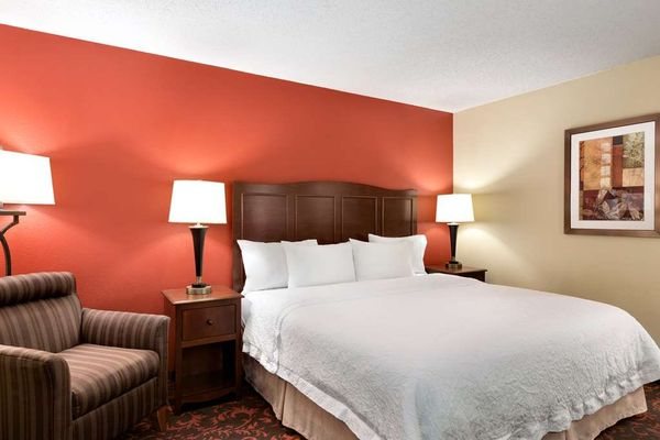 Hampton Inn Houston willowbrook Mall — Guest room