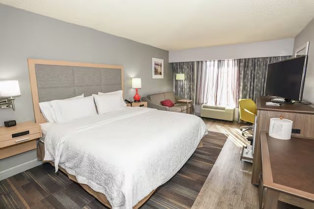 Hampton Inn Jacksonville Downtown I 95 — Guest room