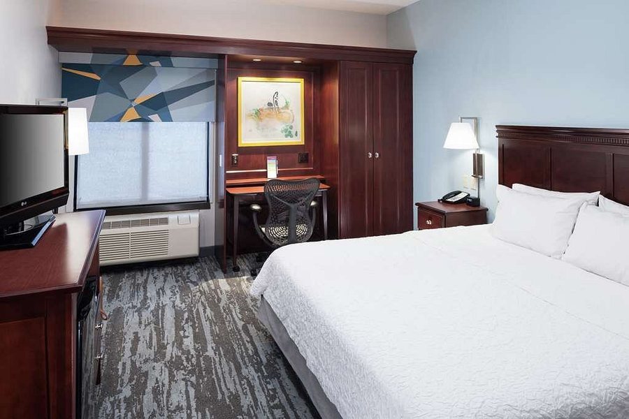 Hampton Inn Kansas City liberty — Guest room