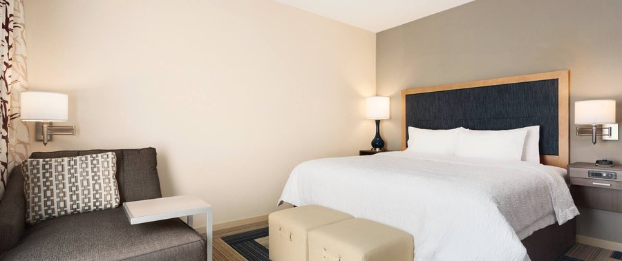 Hampton Inn Kennewick at Southridge — Guest room