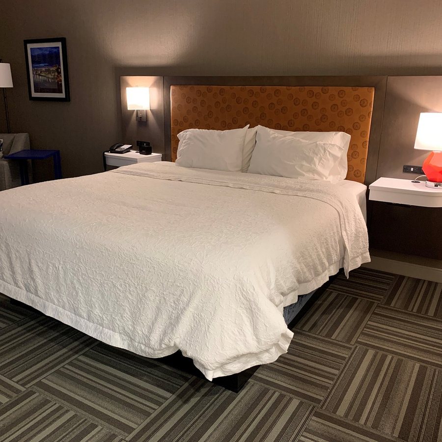 Hampton Inn Kingsport — Guest room