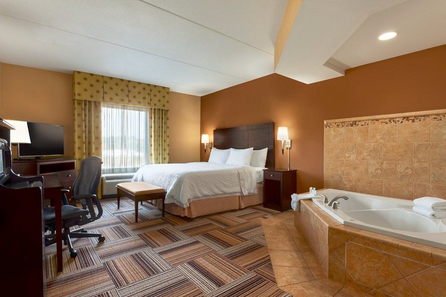 Hampton Inn Knoxville east — Guest room