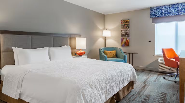 Hampton Inn Lacrosse onalaska — Guest room