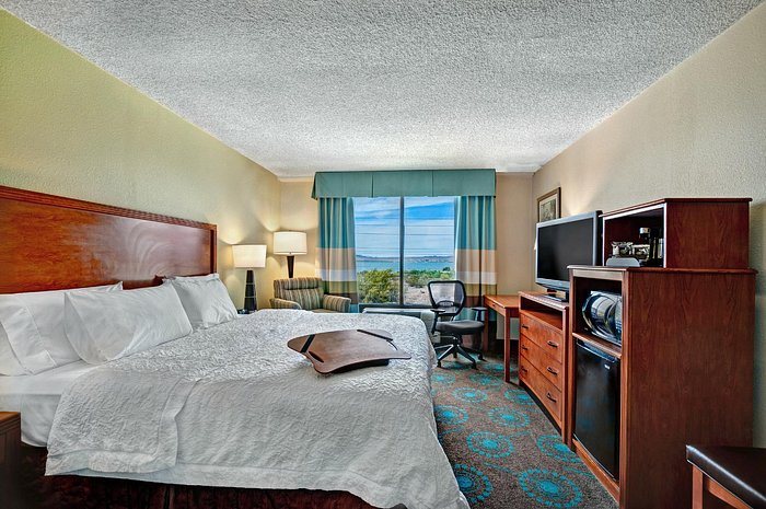 Hampton Inn Lake Havasu City — Guest room