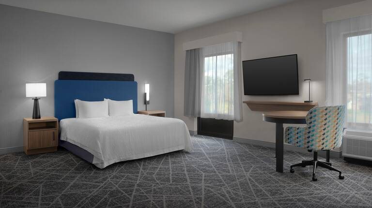 Hampton Inn Laurinburg — Guest room