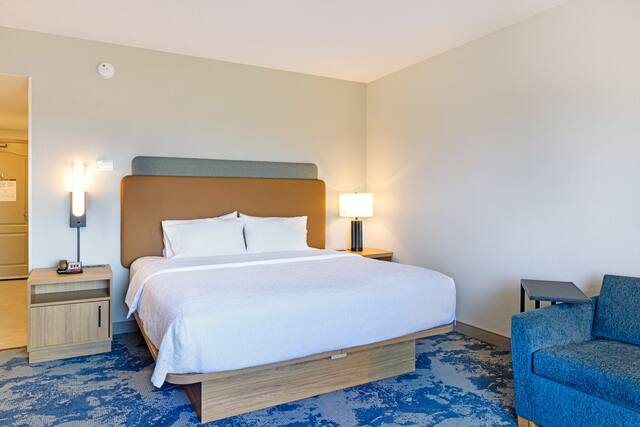 Hampton Inn Lawrenceville Duluth — Guest room