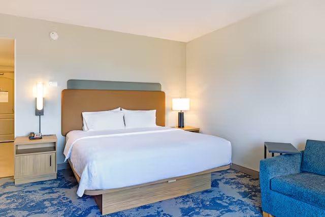 Hampton Inn Lawrenceville — Guest room