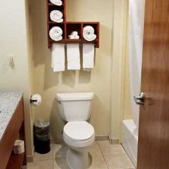 Hampton Inn Lehighton Jim Thorpe — Bathroom