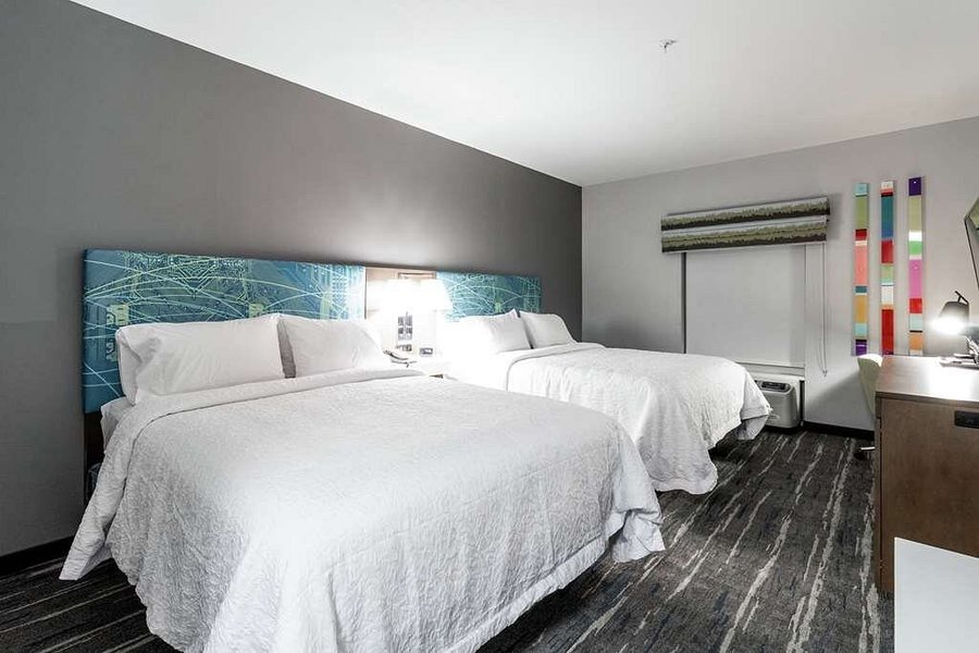 Hampton Inn Locust Grove — Guest room