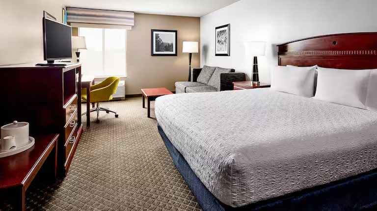 Hampton Inn Longmont Longmont Colorado — Guest room