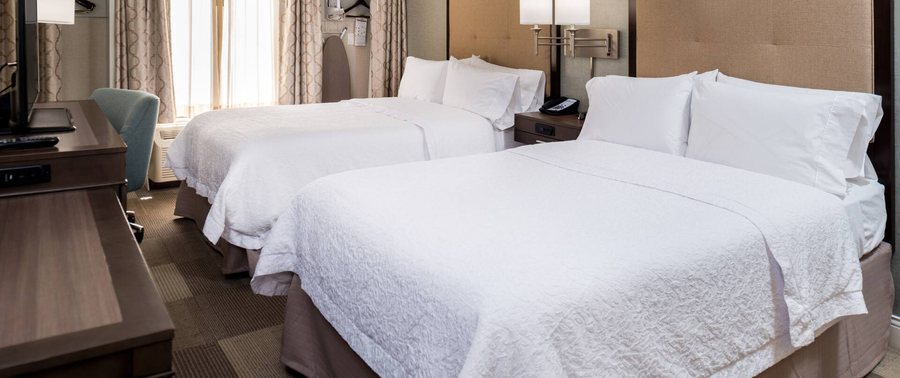 Hampton Inn Los Angeles West Covina — Guest room
