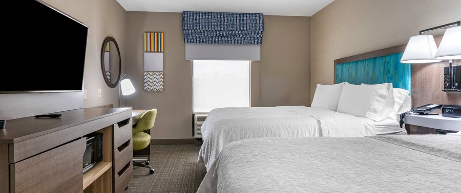 Hampton Inn Louisville East Hurstbourne — Guest room