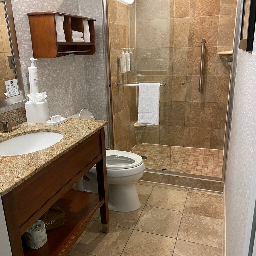 Hampton Inn Manhattan Chelsea New York City New York — Bathroom