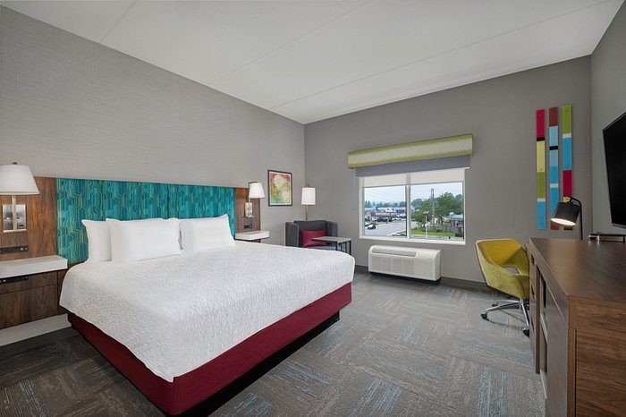 Hampton Inn Midland — Guest room