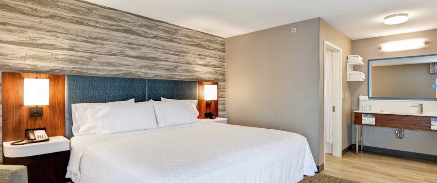 Hampton Inn Moab — Guest room