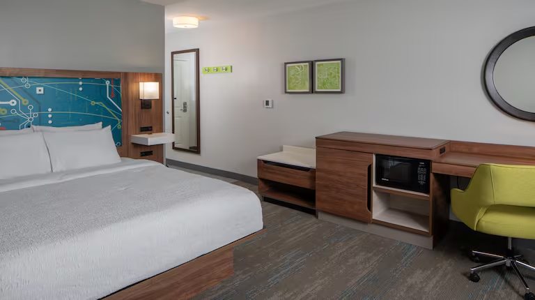 Hampton Inn Montgomery South Airport — Guest room