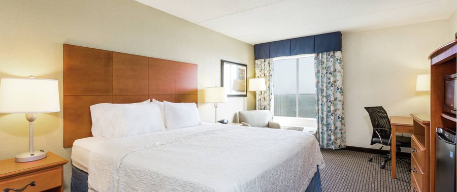 Hampton Inn Morehead City — Guest room