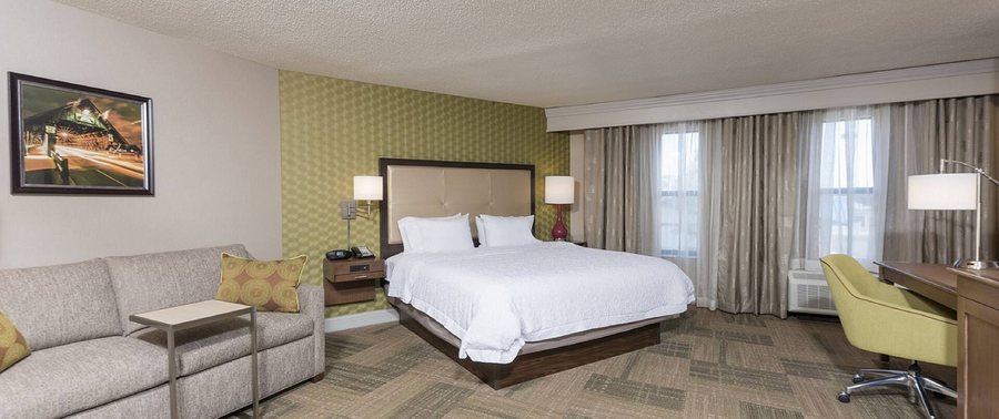 Hampton Inn Mt Pleasant — Guest room