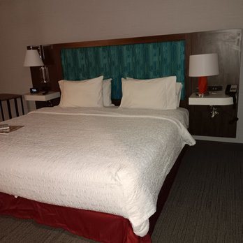 Hampton Inn Needles Colorado River — Guest room