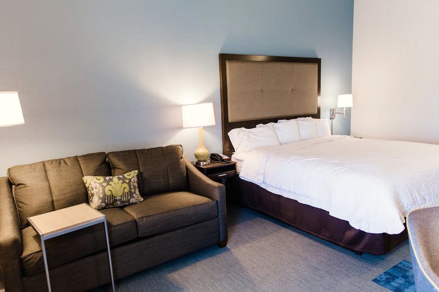 Hampton Inn Oklahoma City edmond — Guest room