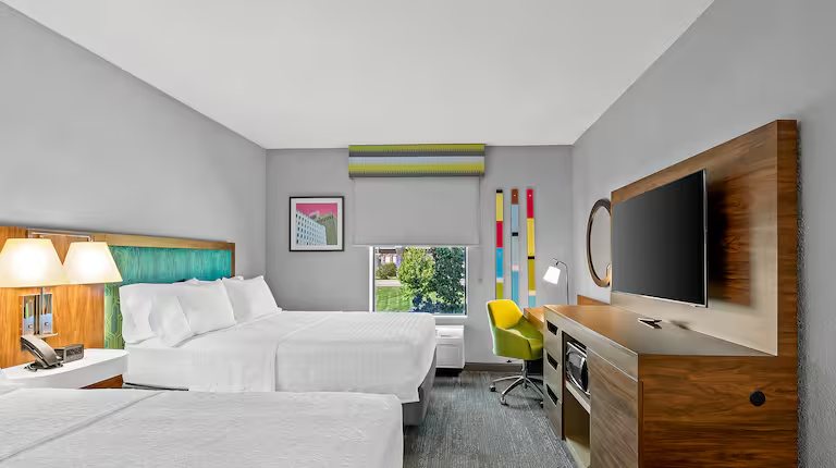 Hampton Inn Omaha West Dodge Road Old Mill — Guest room