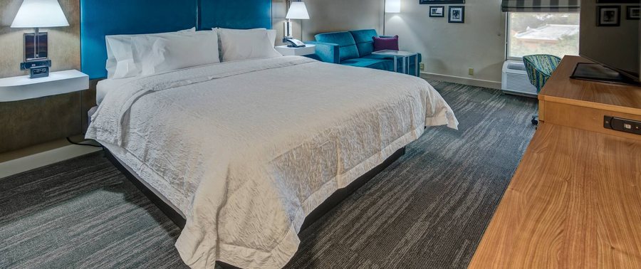 Hampton Inn Orlando maingate South — Guest room