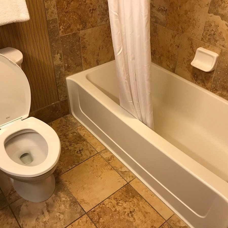 Hampton Inn Oxford Miami University Area — Bathroom